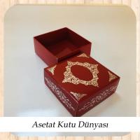 8x8x3.5 Bordo Üzeri Gümüş Yaldız Baskılı Saray Desenli Karton Kutu