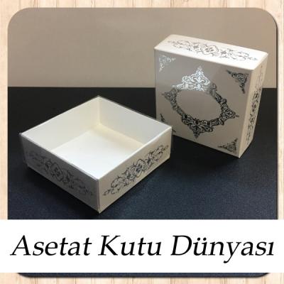 8x8x3 Altı Beyaz Üzerine Gümüş Saray Desenli Karton, Üstü Asetat Kutu