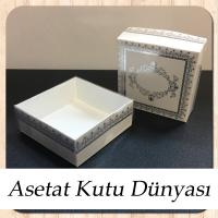 8x8x3 Altı Beyaz Üzerine Gümüş Kilim Desenli Karton, Üstü Asetat Kutu