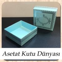 8x8x3 Altı Mavi Üzerine Gümüş Kilim Desenli Karton, Üstü Asetat Kutu